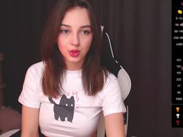 webcam girl queen_kitty1818 image #8641848
