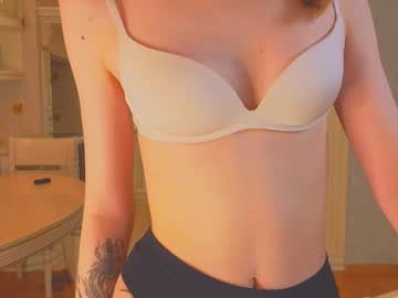 webcam girl harrieteasley image #8021693