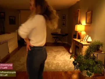 webcam girl bloomyogi image #513393
