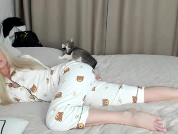 webcam girl missblondecutie image #7887495