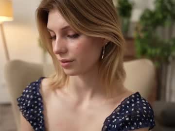 webcam girl refined_style image #9336901