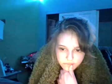 webcam girl linnay18 image #3975802