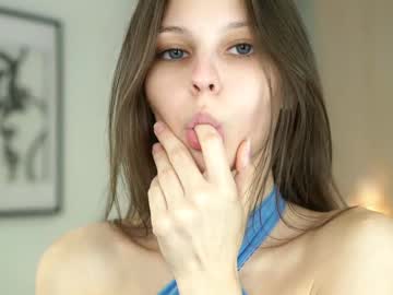 webcam girl peek_in_my_window image #7757739