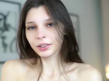 webcam girl peek_in_my_window image #7808482