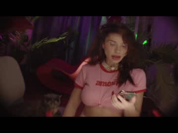 webcam girl lucieoude_ image #3742851