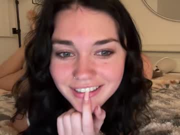 webcam girl queencassidyy image #8839023