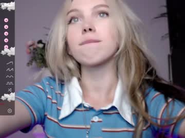 webcam girl small_blondee image #2594258