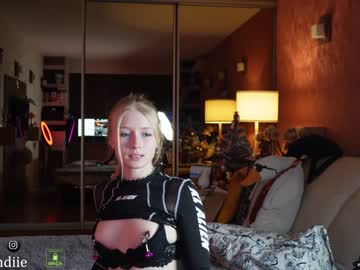 webcam girl bestblondiiecb image #5898557