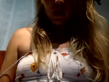 webcam girl winterbunny69 image #6224758