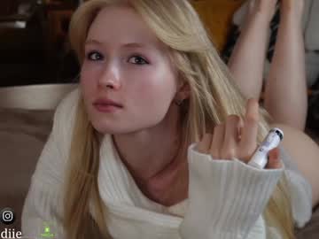 webcam girl bestblondiiecb image #7273034