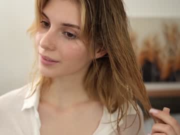webcam girl refined_style image #7693059