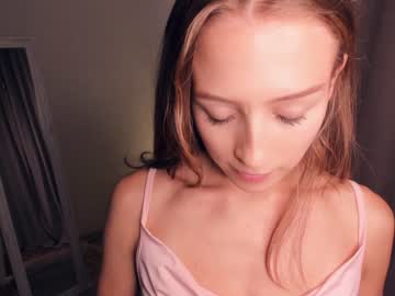 webcam girl wave_of_happy_ image #5636298