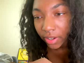 webcam girl petitqueen image #5121601