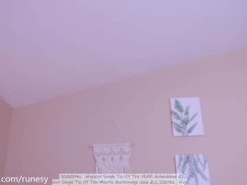 webcam girl runesy image #2418418