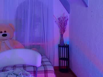 webcam girl littlee_kit1y image #2693835