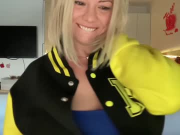 webcam girl kiradivine image #5499917