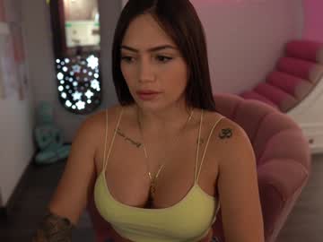 webcam girl ashlyeroberts1 image #690632