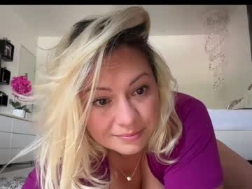 webcam girl kiradivine image #7561233
