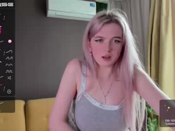 webcam girl small_blondee image #1630417