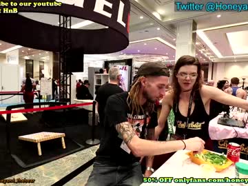 webcam couple honeyand_thebear image #3450103