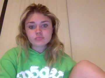 webcam girl cassidyyqueen image #4323497