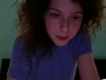 webcam girl maeluna33 image #1684077