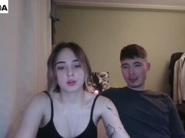 webcam couple bananass_friends image #6414770
