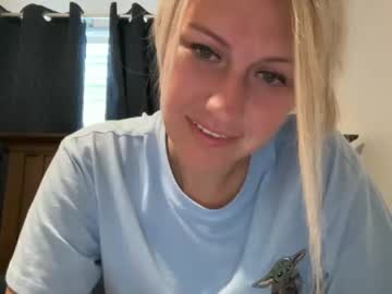 webcam girl smexxii93 image #4290550