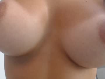 webcam girl eat_mee_out image #2465057