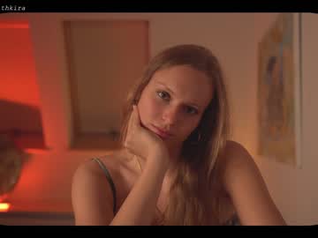 webcam girl chillwithkira image #1761625
