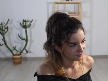 webcam girl urcutelinda image #8473587