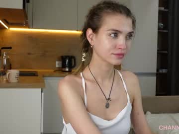 webcam girl piranha_69 image #7145670
