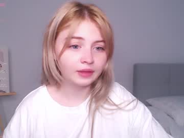 webcam girl shy_blondiee image #5402883