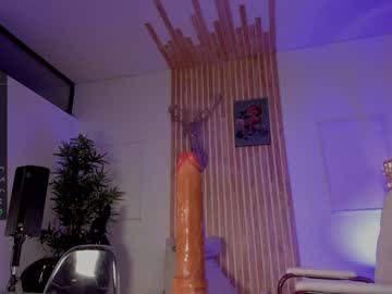 webcam girl lau__1 image #6411204
