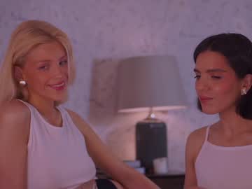 webcam girl _2strangers image #2159299