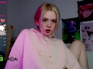 webcam girl small_blondee image #3353105