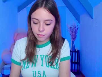 webcam girl littlee_kit1y image #2684774