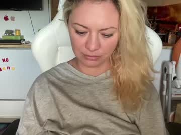 webcam girl kiradivine image #4676621