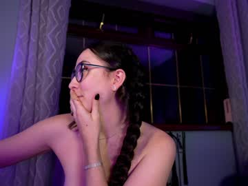 webcam girl littlee33 image #2795616