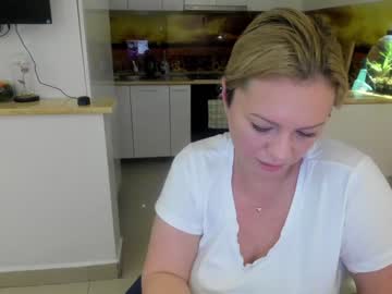 webcam girl kiradivine image #806567