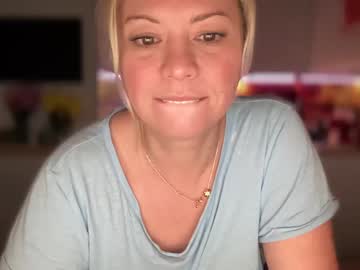 webcam girl kiradivine image #5759787