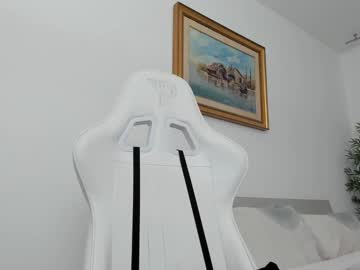 webcam girl christine0990__ image #9714111