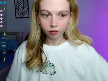webcam girl small_blondee image #3796207