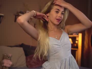 webcam girl cuteelsa_ image #5657675