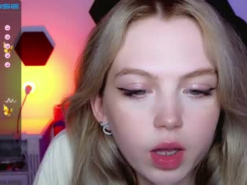 webcam girl small_blondee image #4633327