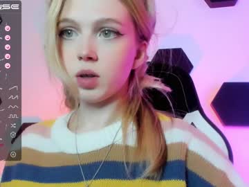 webcam girl small_blondee image #3951073
