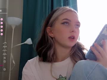 webcam girl small_blondee image #5463412