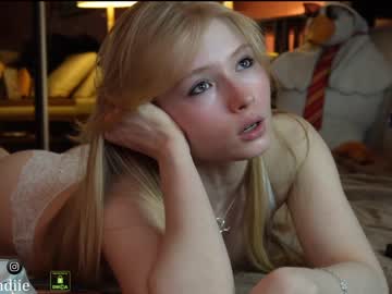 webcam girl bestblondiiecb image #6603615