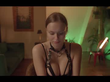 webcam girl chillwithkira image #1417882