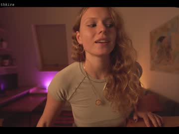 webcam girl chillwithkira image #1718452